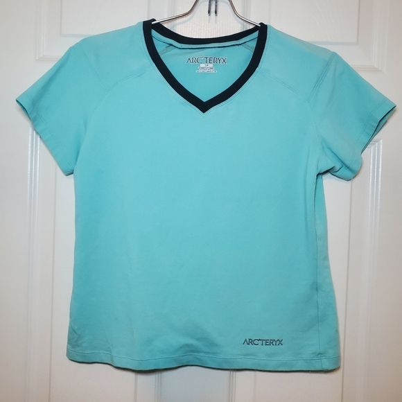 ARC’TERYX tee size women small V neck solid black trim - Picture 1 of 8